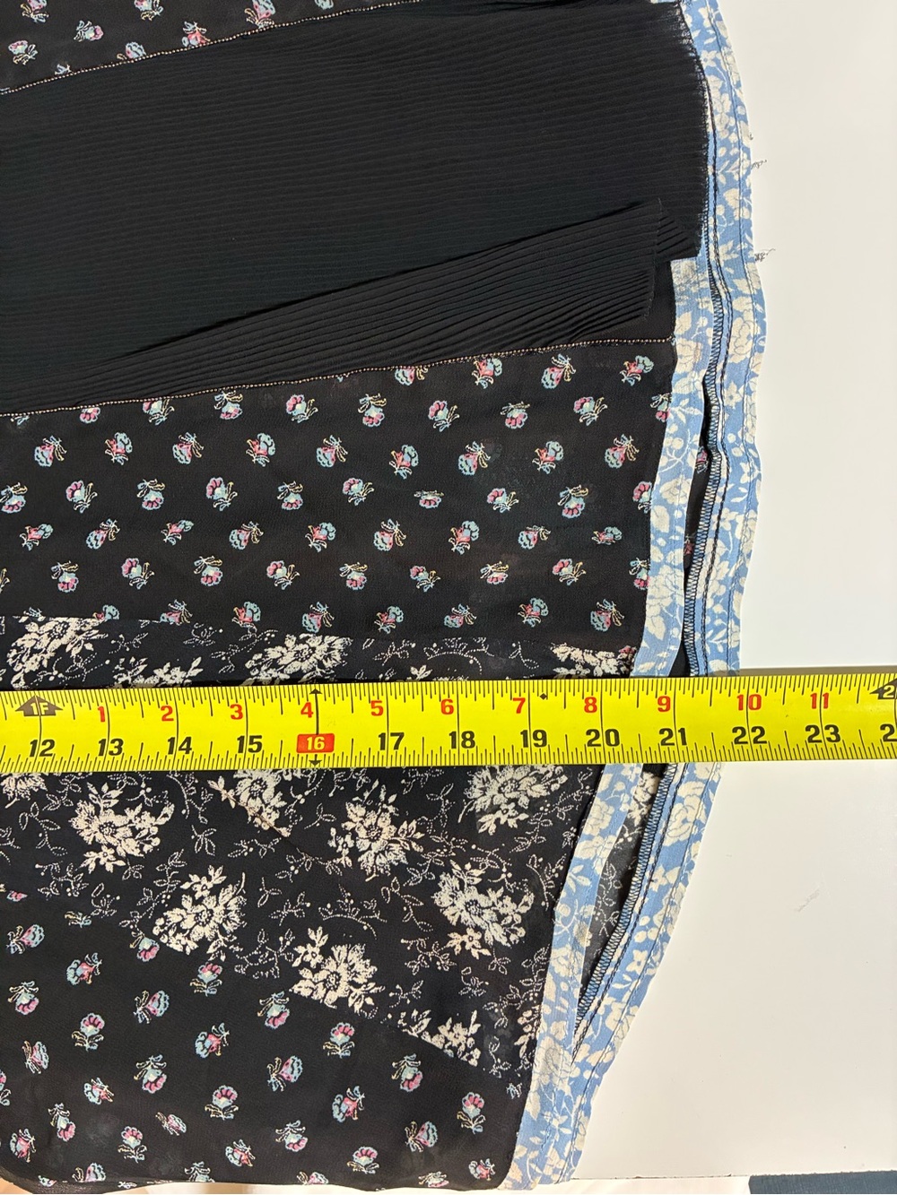 Club Monaco 100% Silk Accordion Pleat Mixed Print Tunic L - Picture 11 of 11